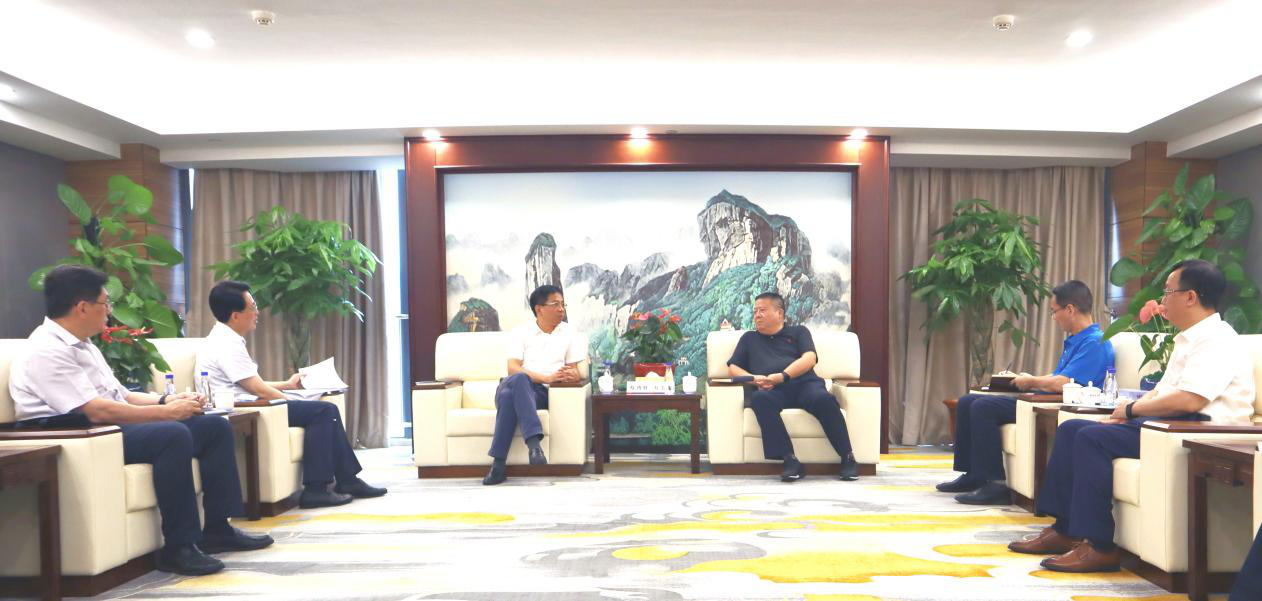 万崇伟总经理会见国网福建电力总经理蔡鸿贤